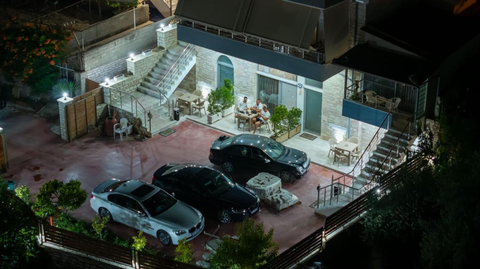 Hasani 24 Apartament *